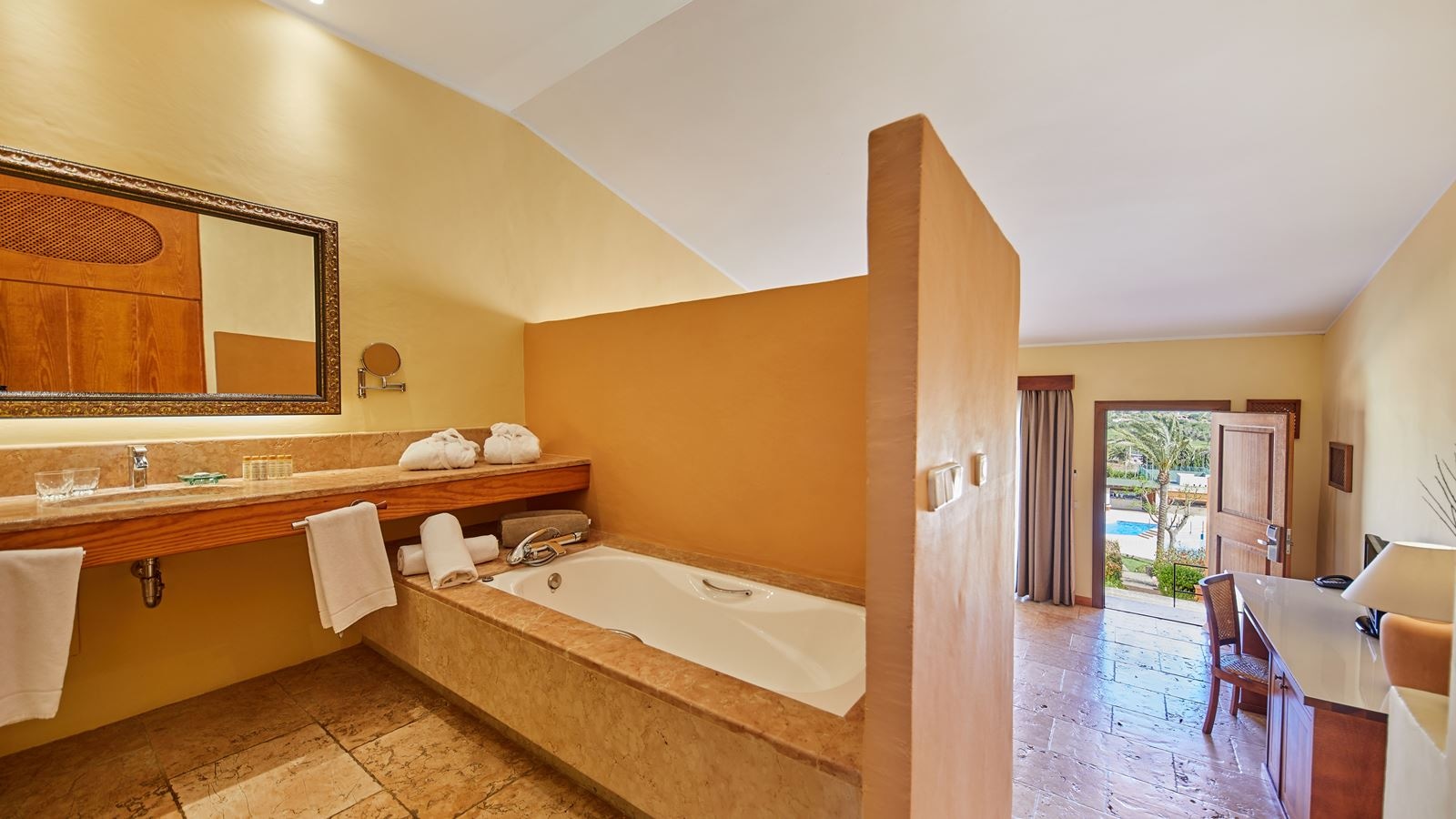 rooms-suite-garden-view-balcony-or-terrace