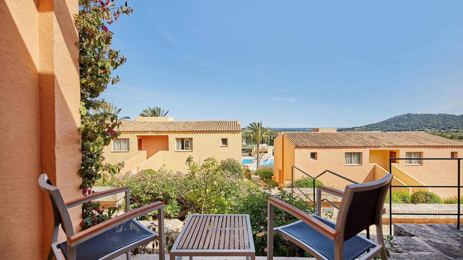 rooms-suite-garden-view-balcony-or-terrace