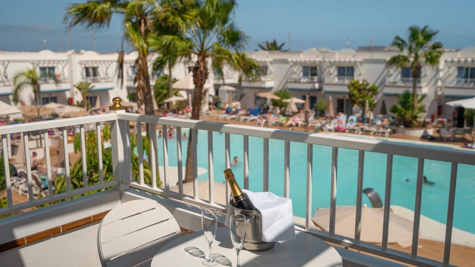 rooms-apartment-1-bedroom-pool-view-balcony-or-terrace