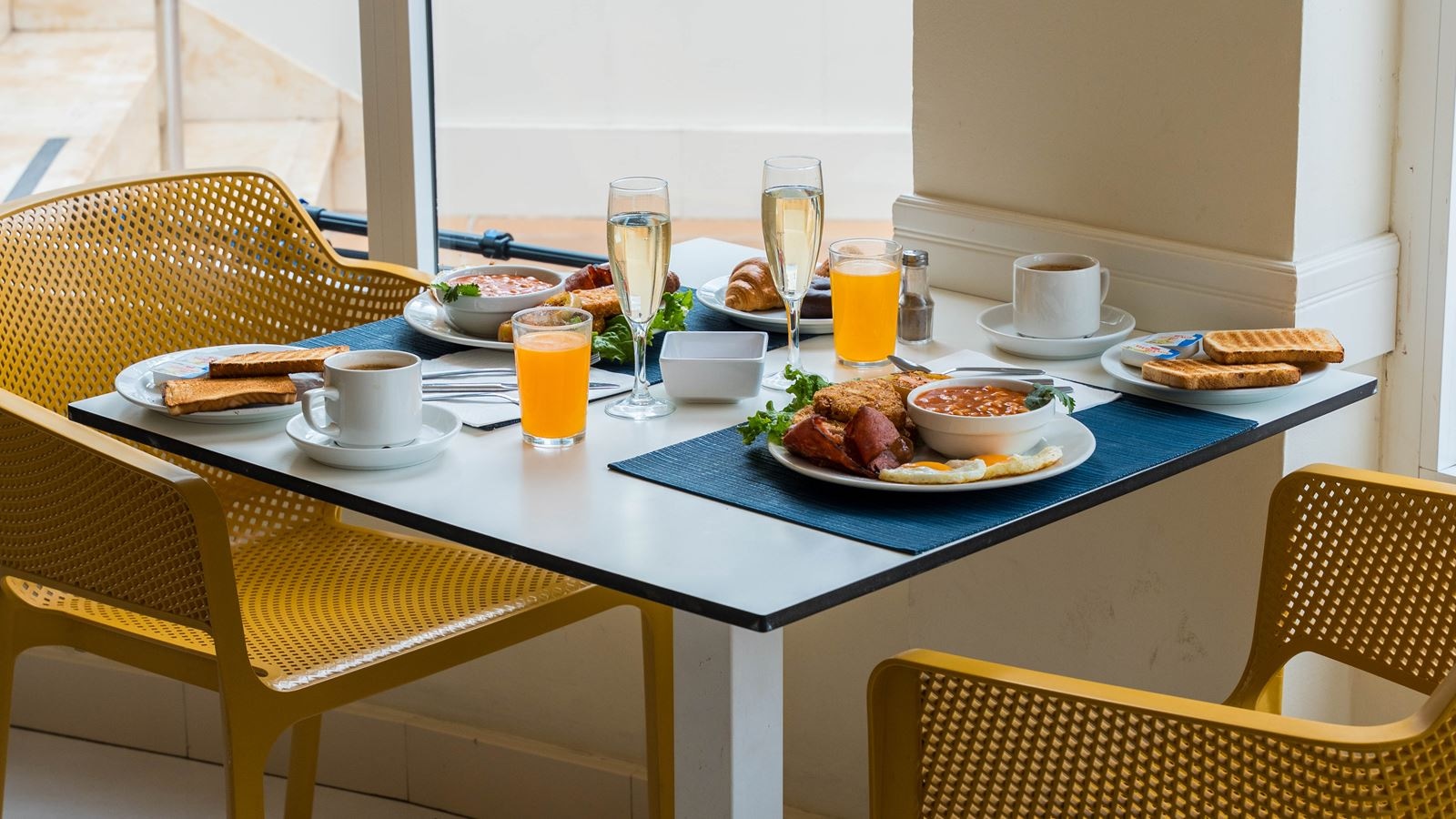 restaurants-restaurants