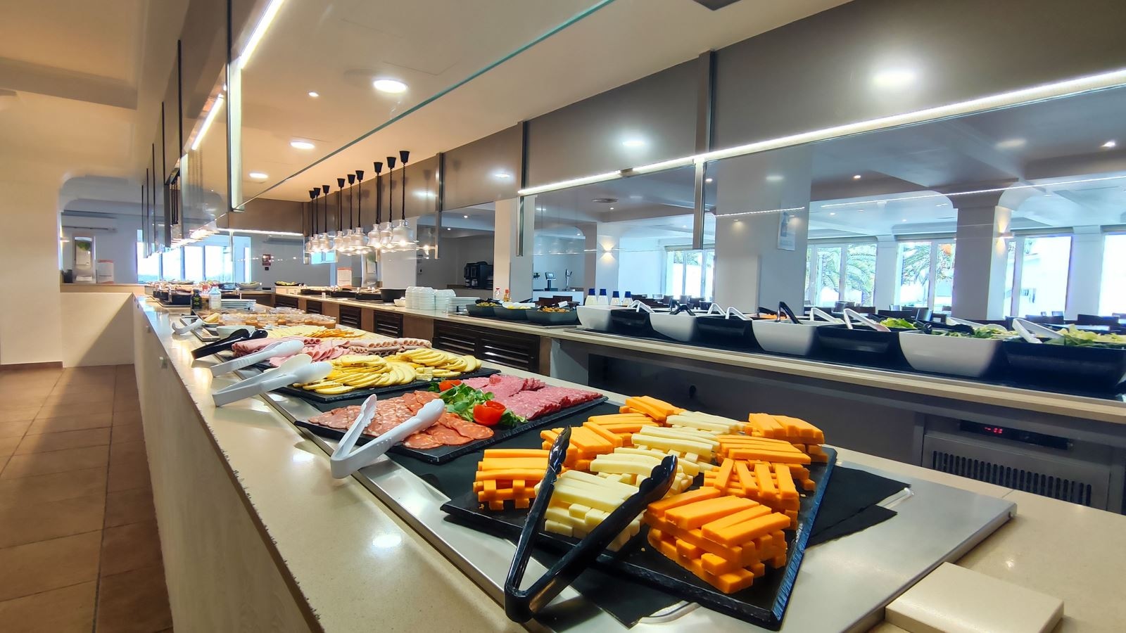 restaurants-buffet-restaurant