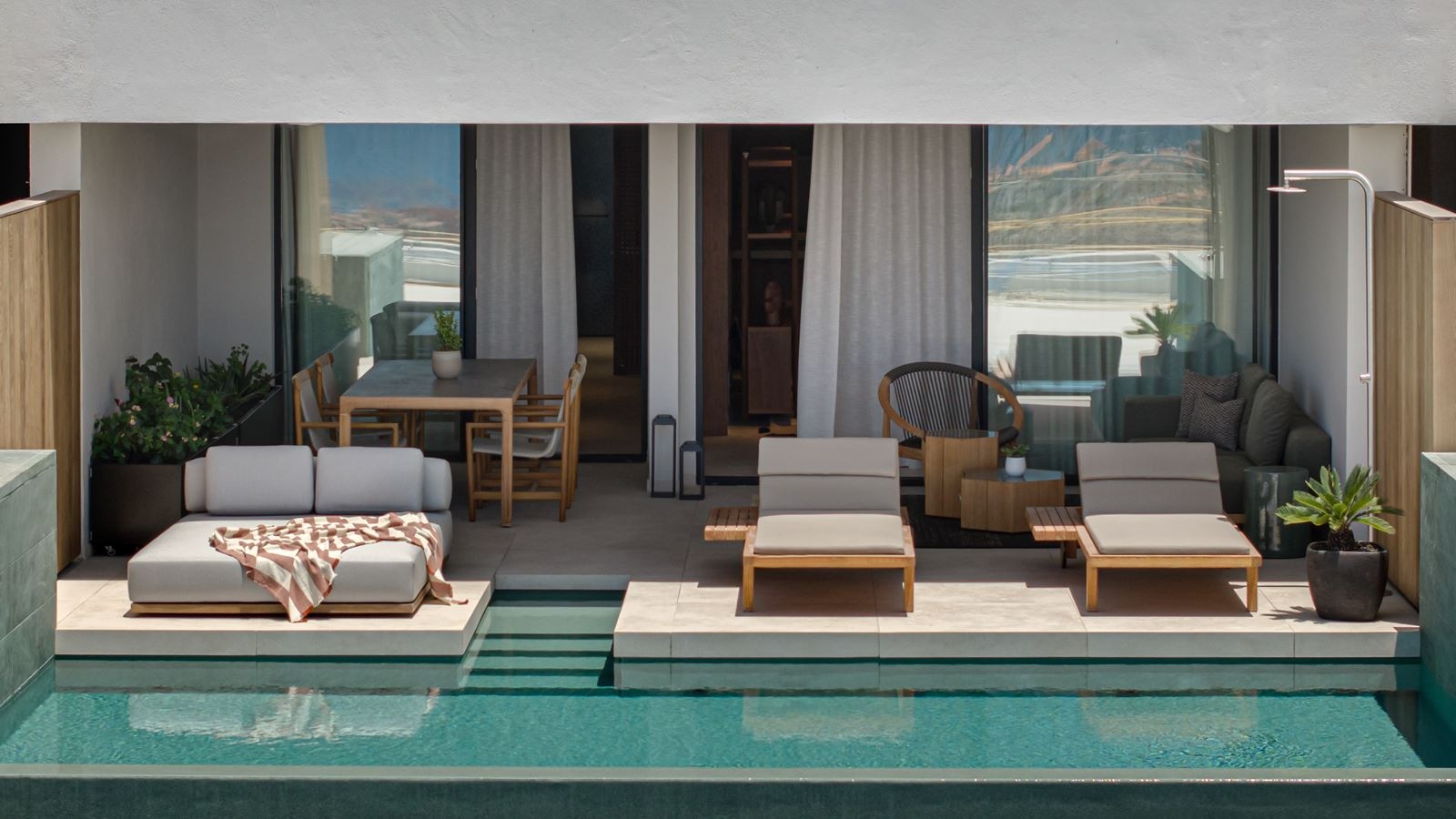 rooms-deluxe-suite-2-bedroom-sea-viewwith-private-pool