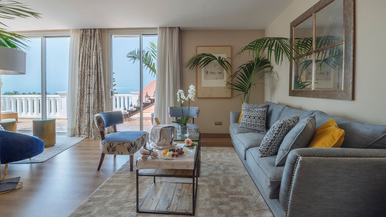 rooms-suite-casas-ducales-sea-view-with-balcony-or-terrace