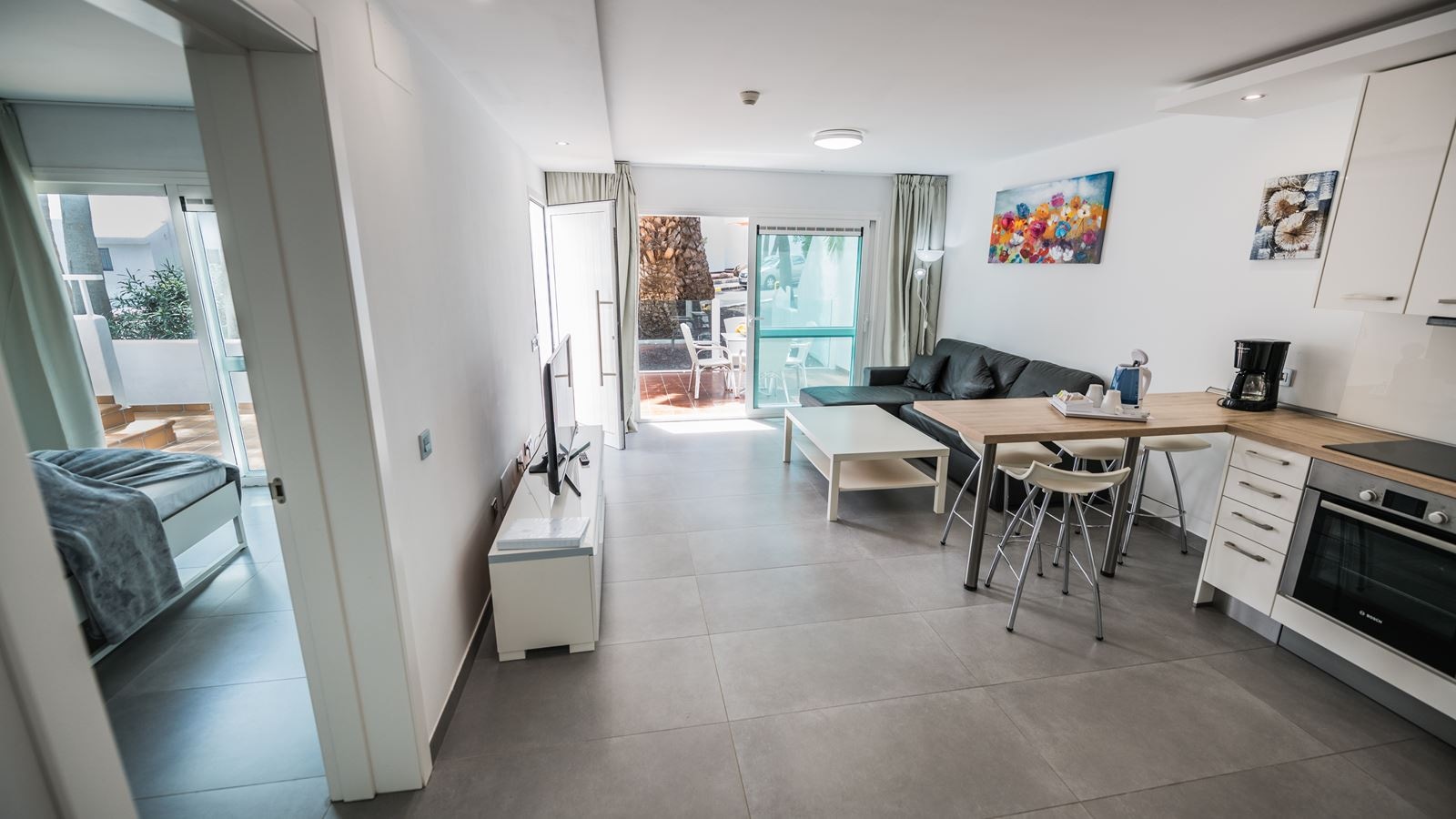 rooms-1-bedroom-apartment-deluxe-with-balcony-or-terrace