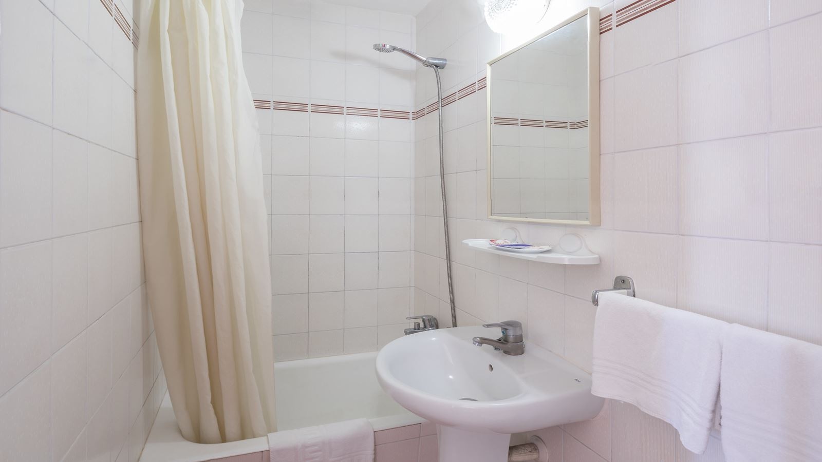 rooms-single-use-balcony-or-terrace