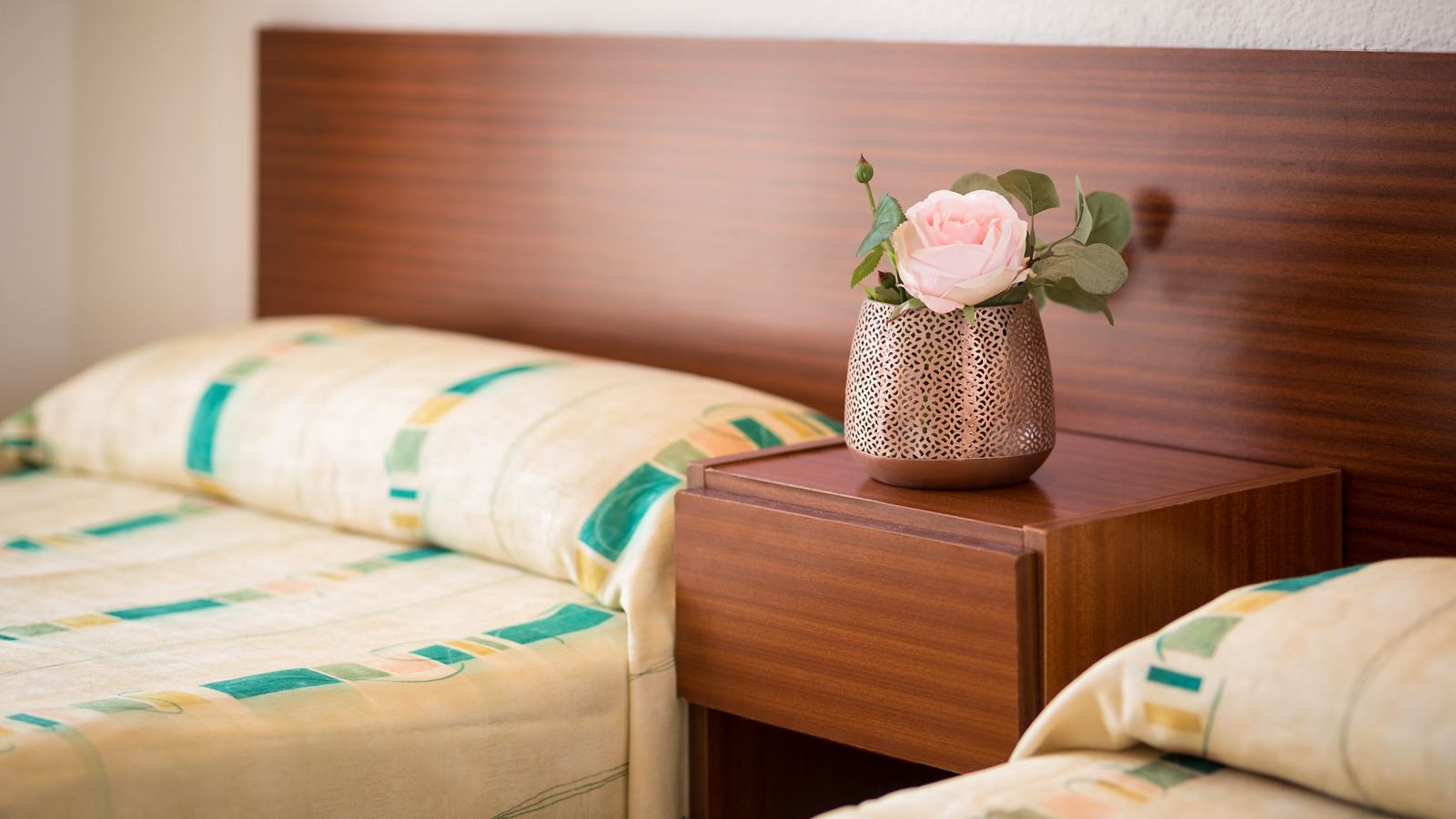 rooms-double-standard-pool-view-balcony-or-terrace