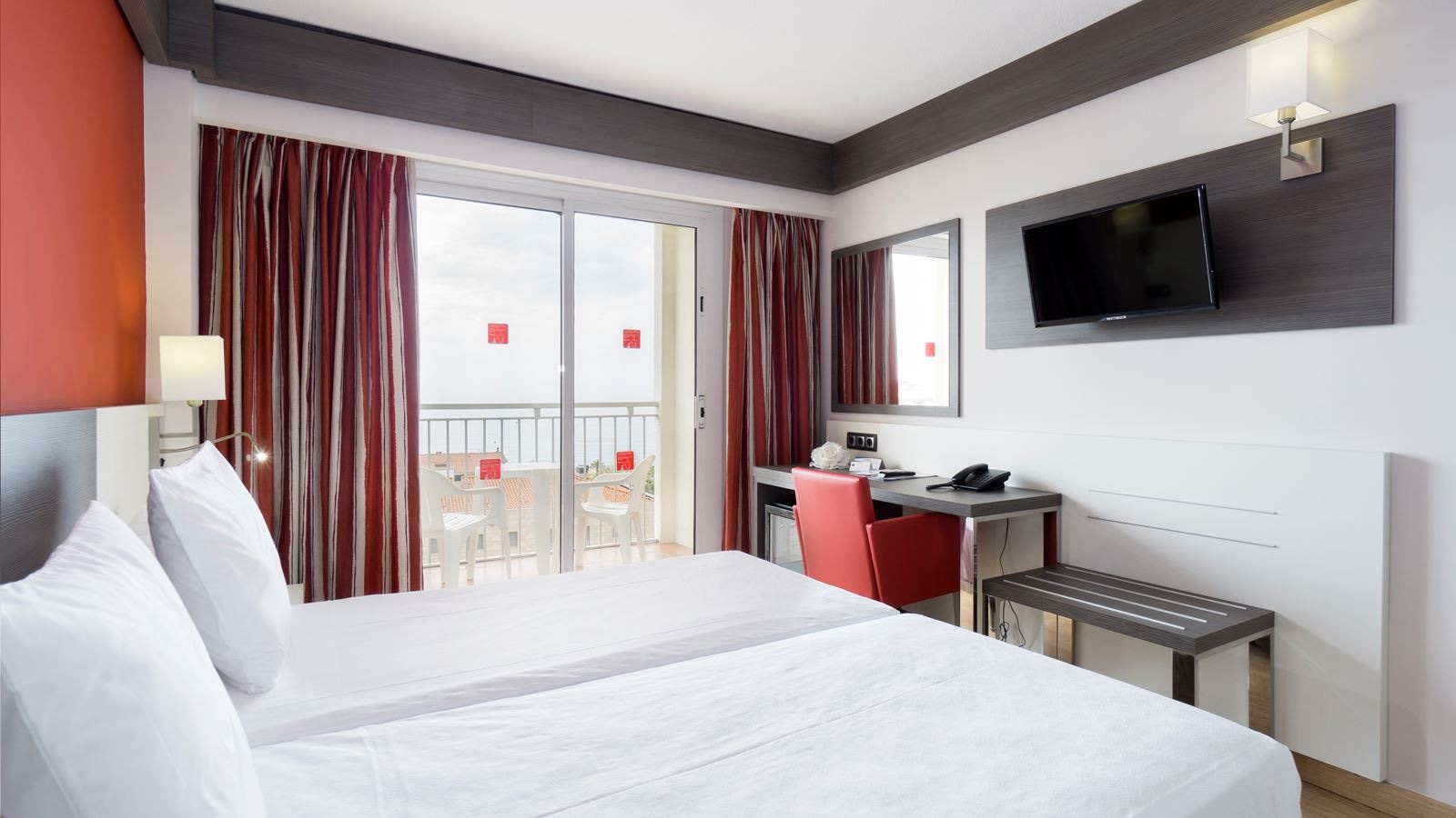 rooms-double-room-with-balcony-or-terrace