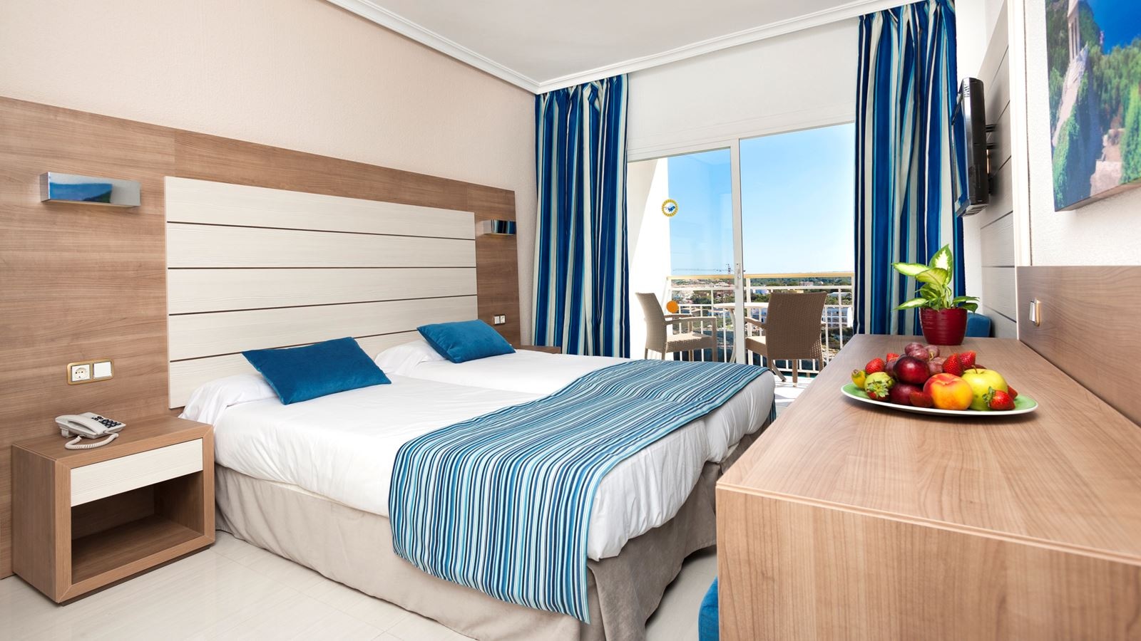 rooms-double-standard-low-floor-sea-view