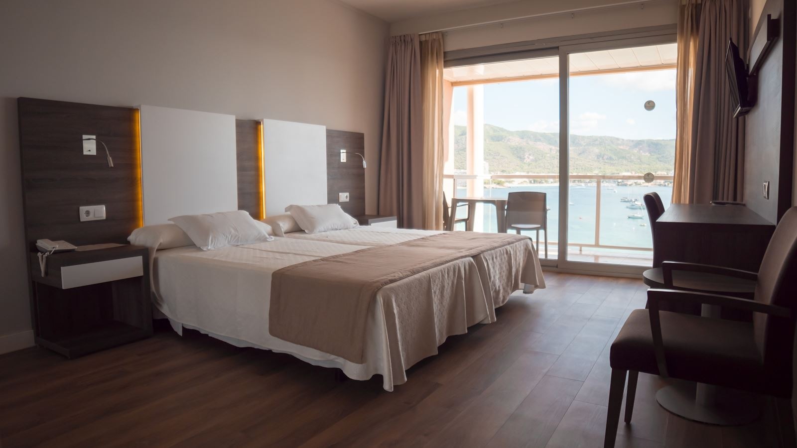 rooms-double-single-use-sea-view