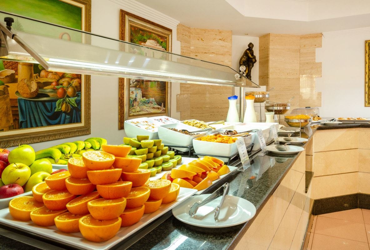 restaurants-breakfast-buffet