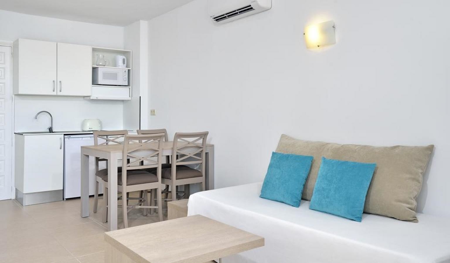 rooms-1-bedroom-standard-apartment