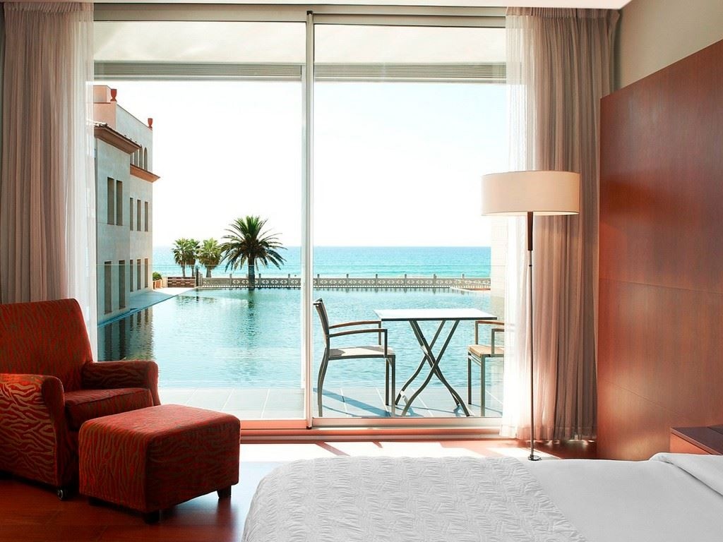 rooms-premium-room-beachfront-terrace