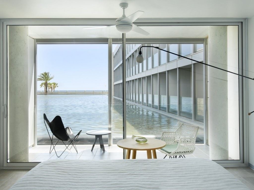 rooms-premium-room--seafront-terrace