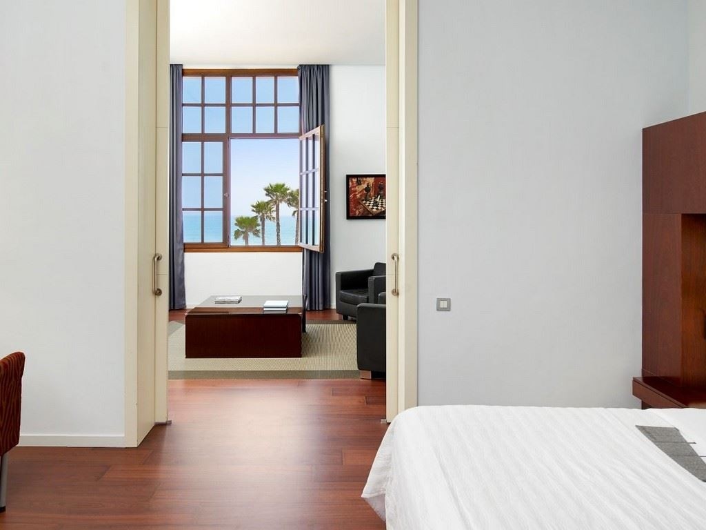 rooms-prestige-family-beachfront-without-balconyterrace