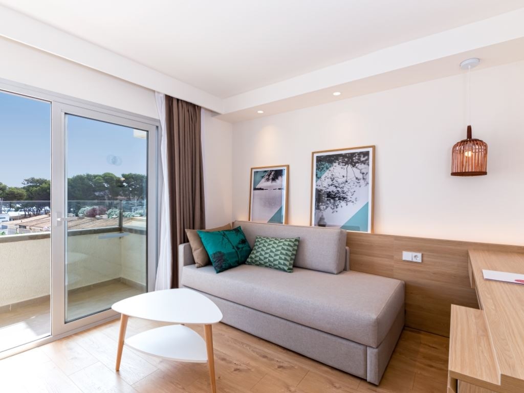 rooms-zs--suite-low-cost