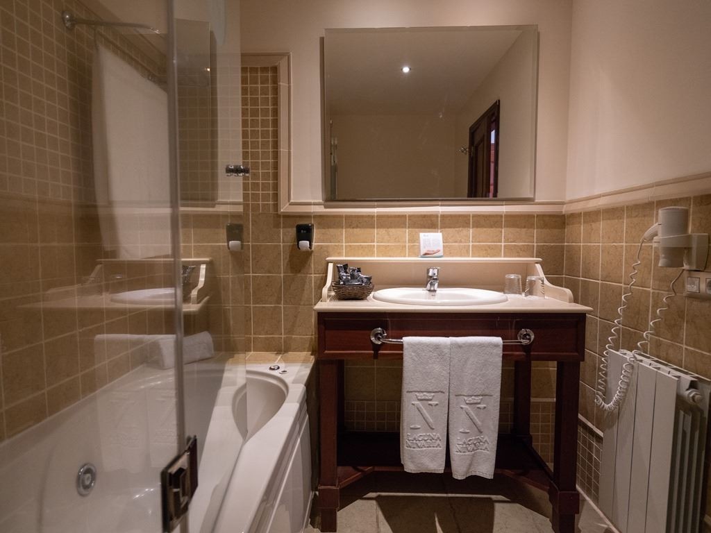 rooms-standard-room