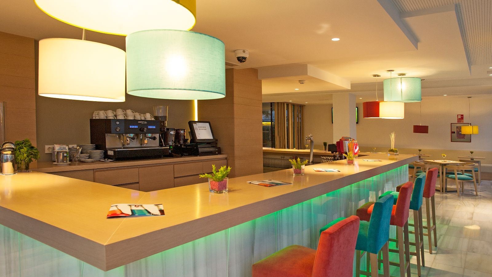 bars-poolside-snack-bar