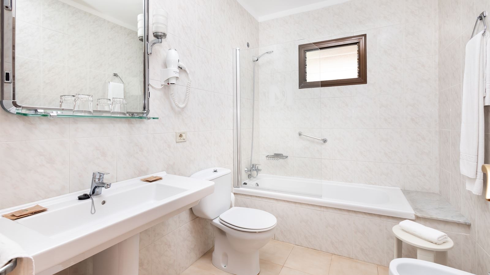 rooms-standard-room-balcony-or-terrace