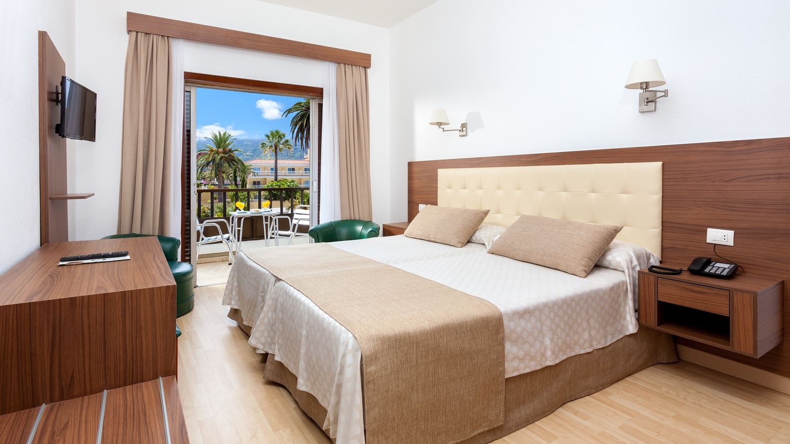 rooms-standard-room-balcony-or-terrace