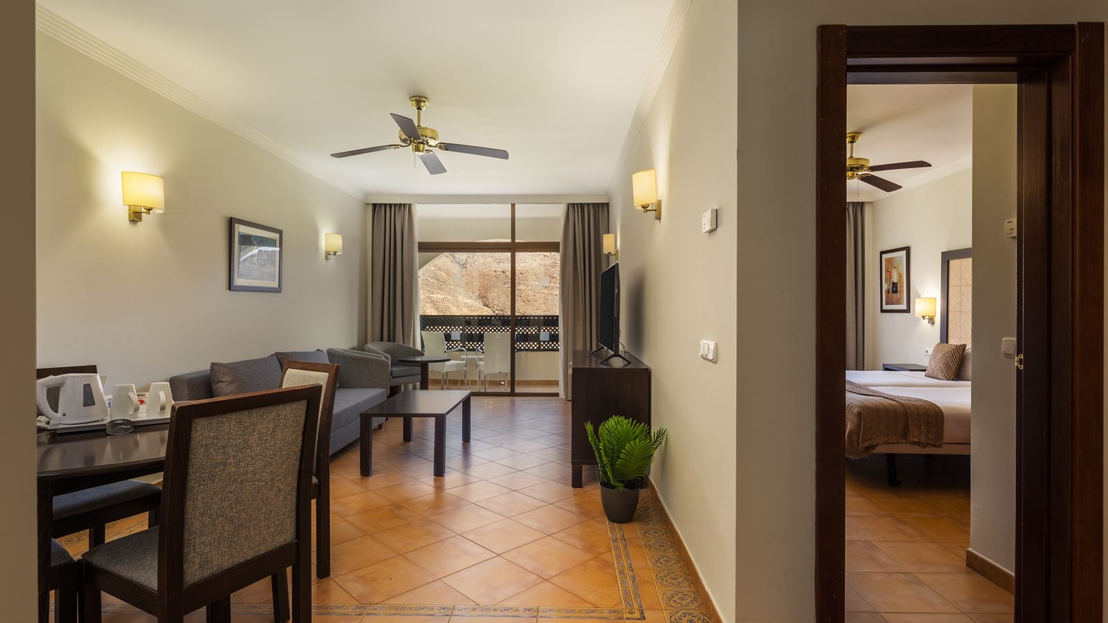 rooms-family-room-with-balcony-or-terrace-fme