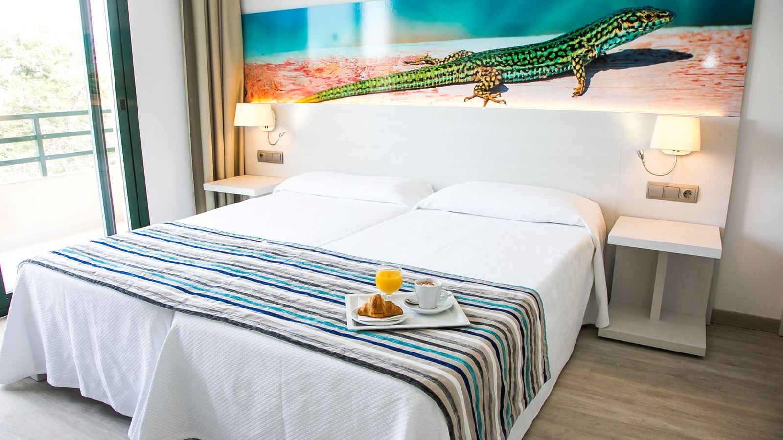 rooms-twin-room