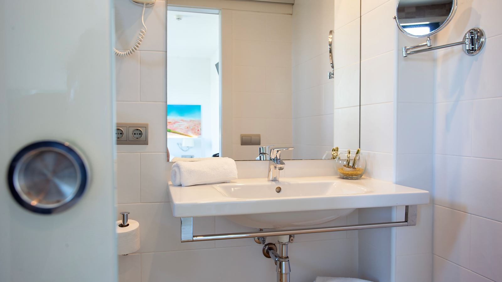 rooms-twin-room