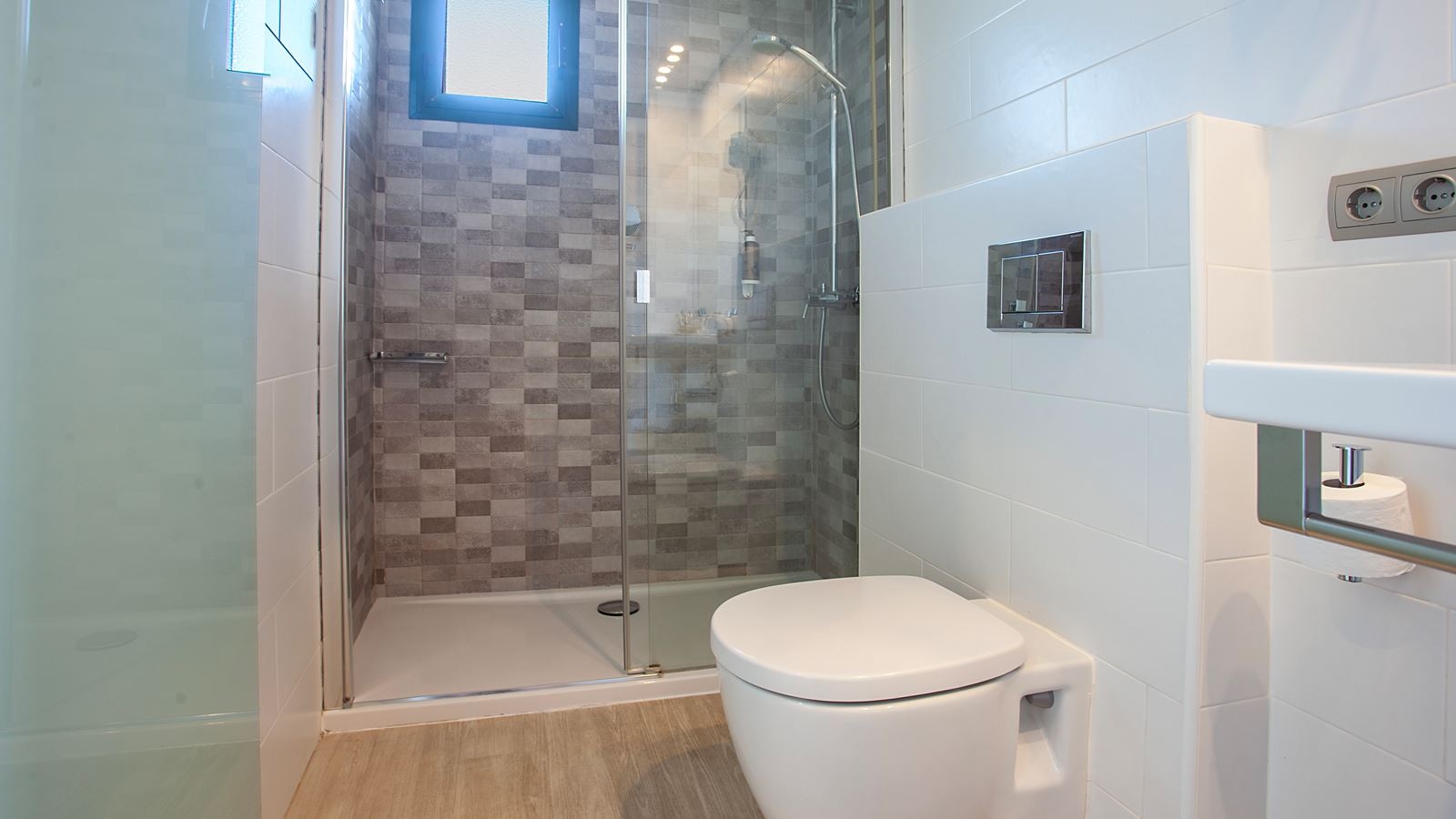 rooms-twin-room