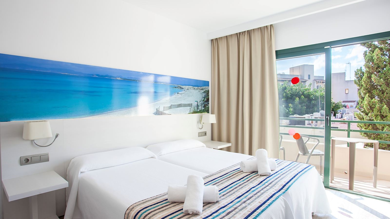 rooms-twin-room