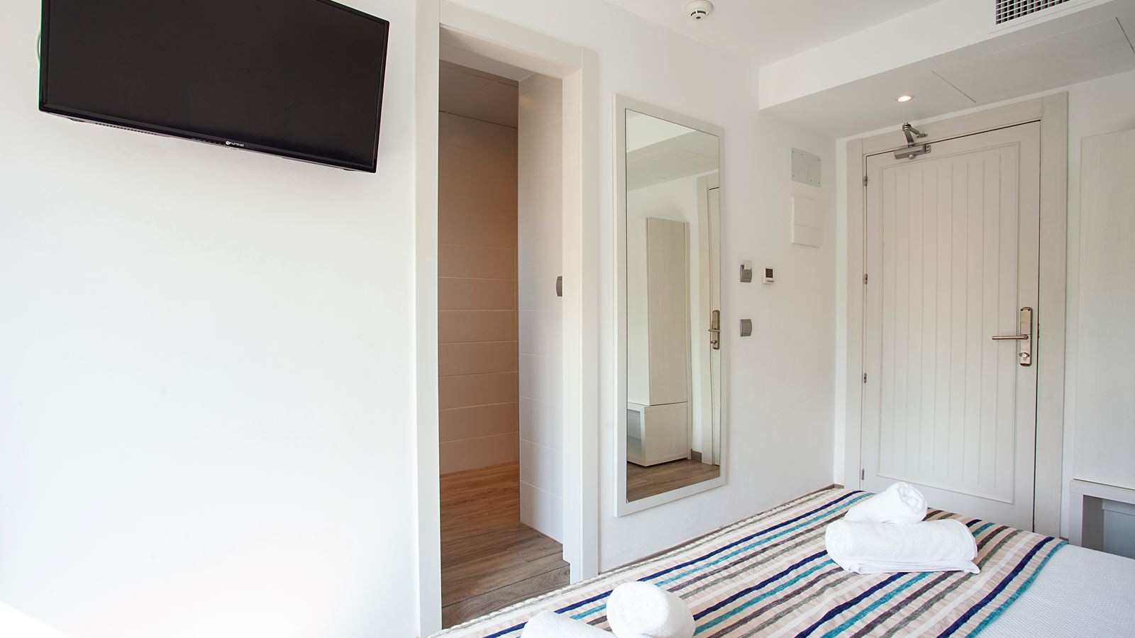 rooms-triple-room