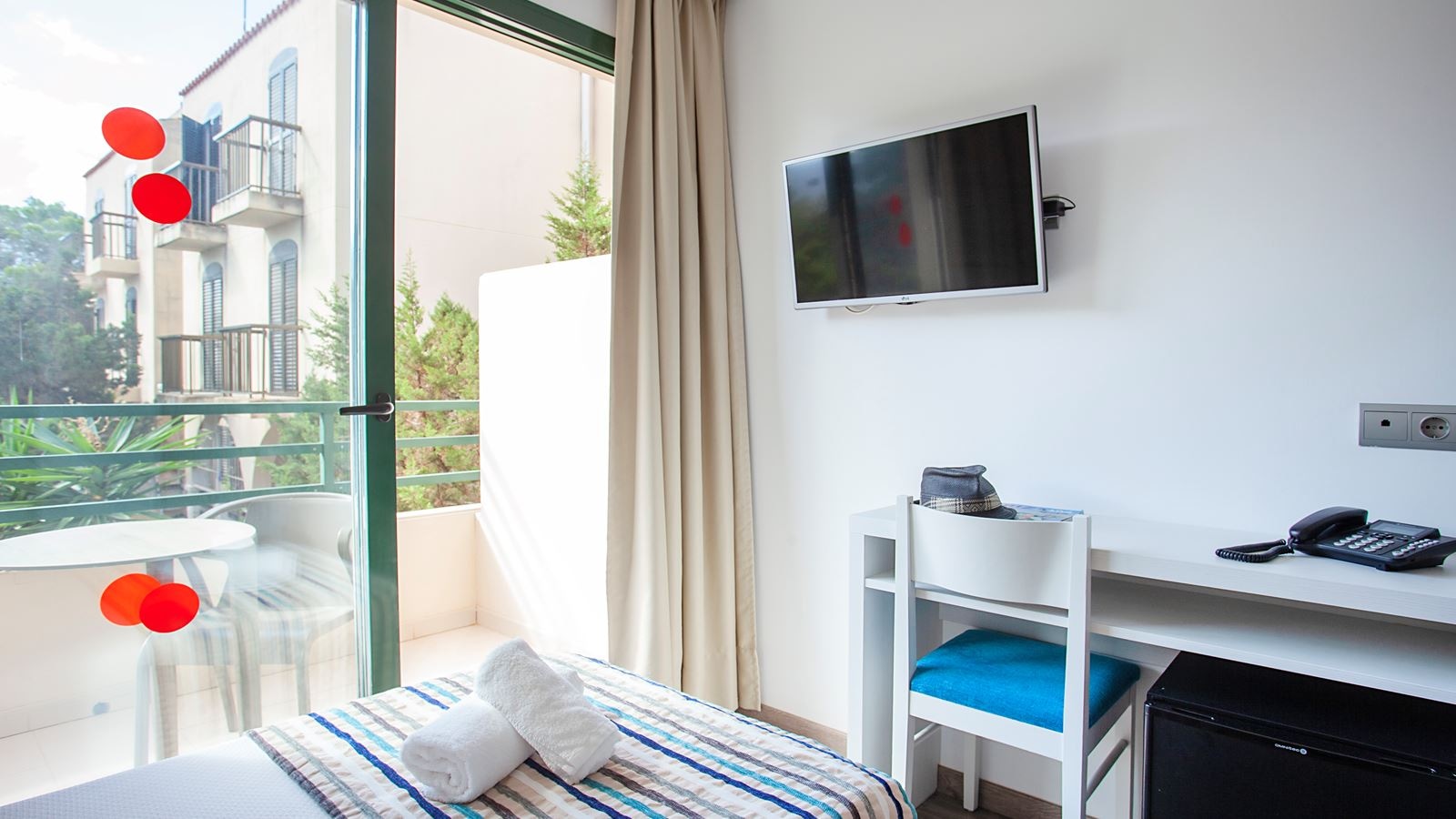rooms-single-room