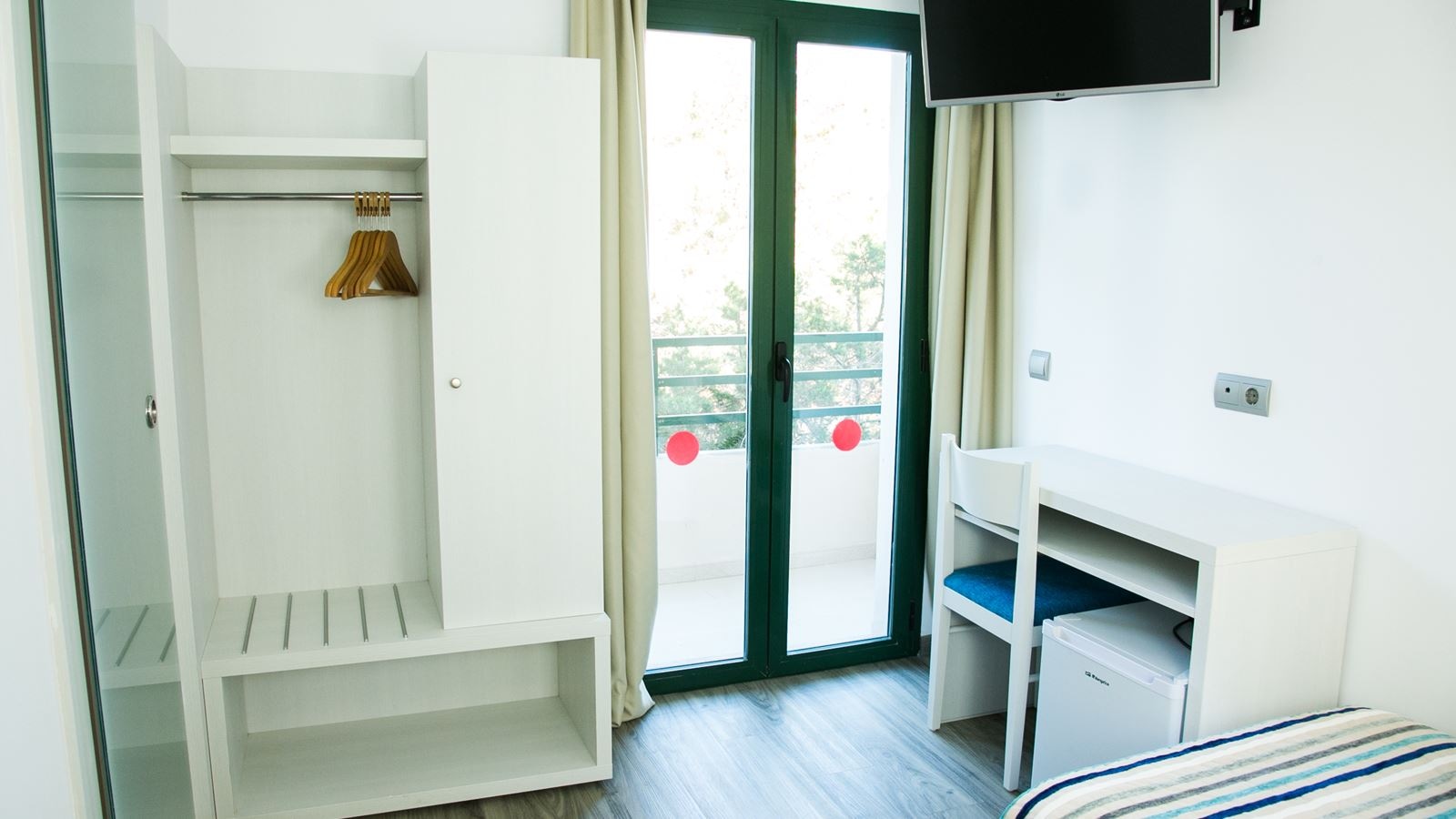 rooms-single-room