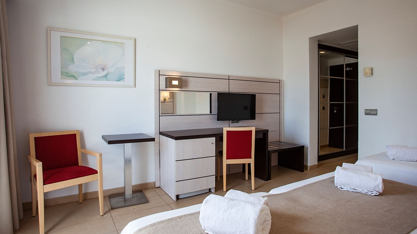 rooms-triple-room