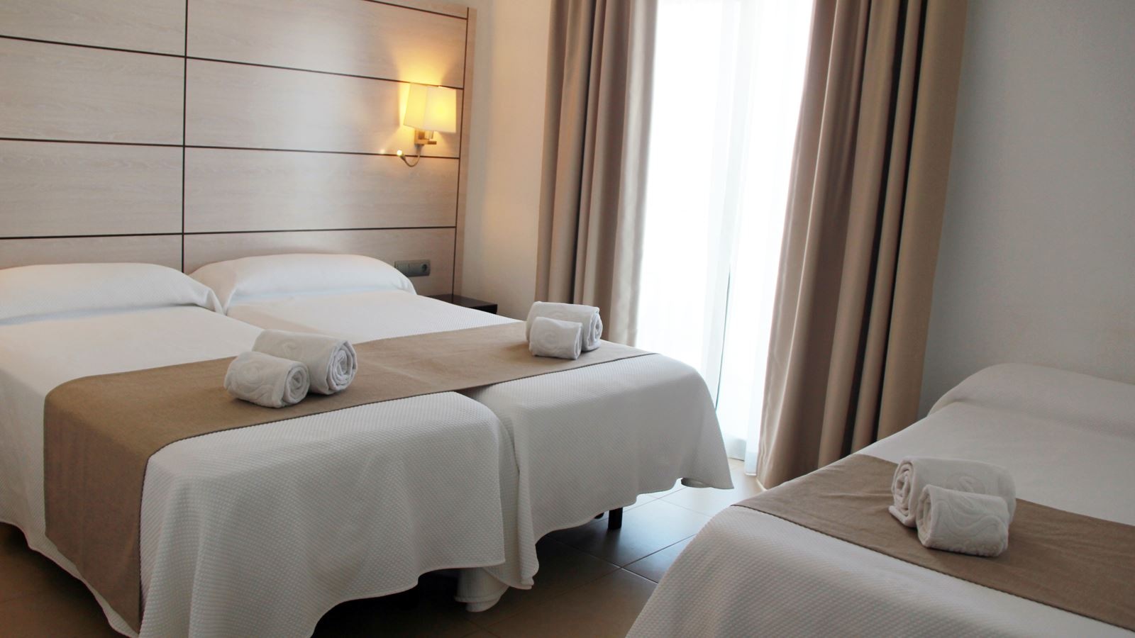 rooms-triple-room