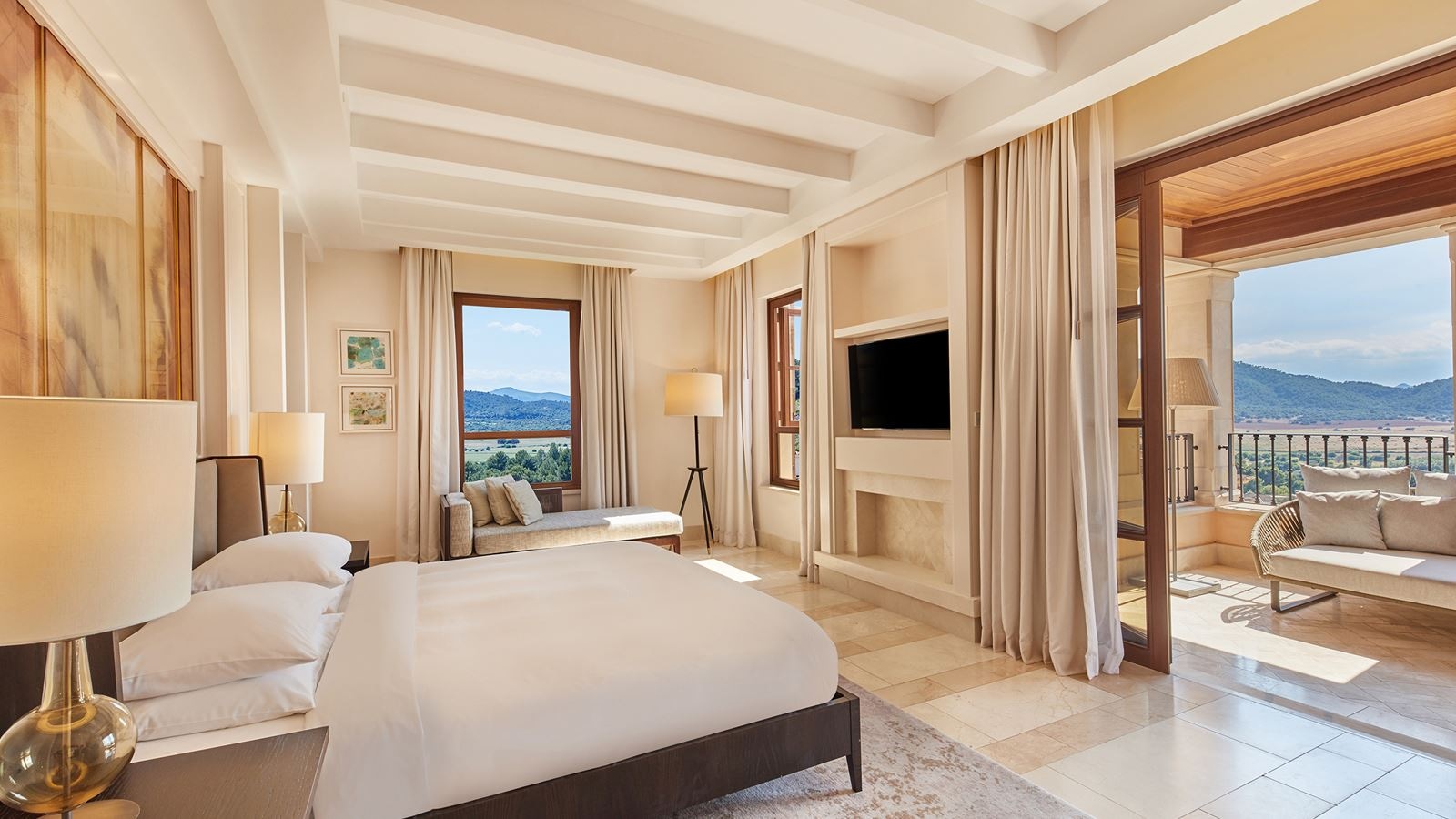 rooms-grand-suite-view