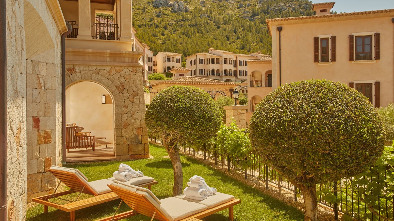 rooms-grand-suite-garden