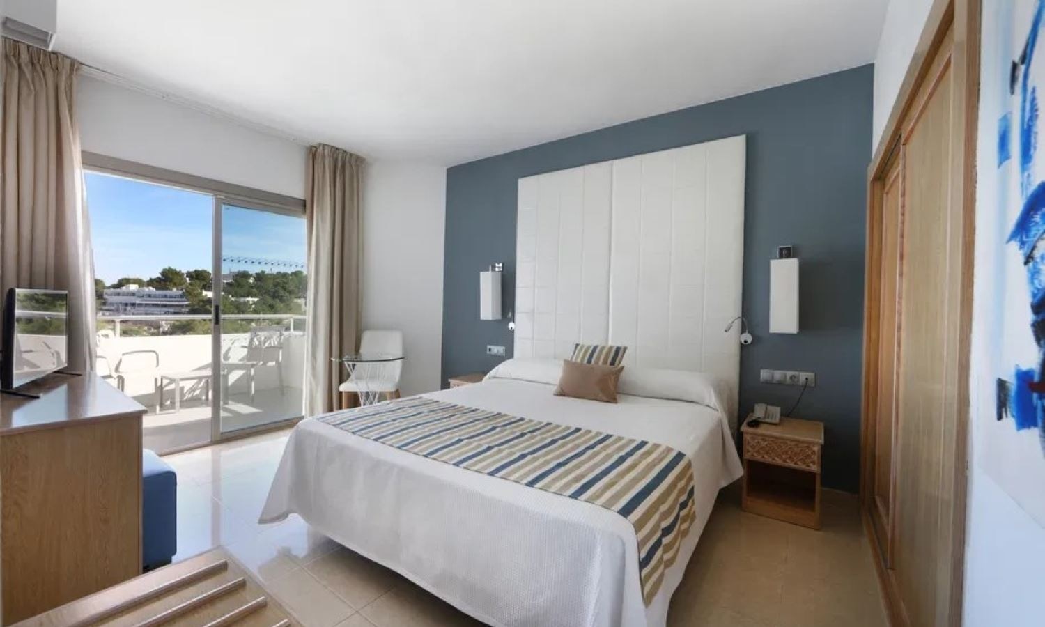 rooms-double-room-with-balcony