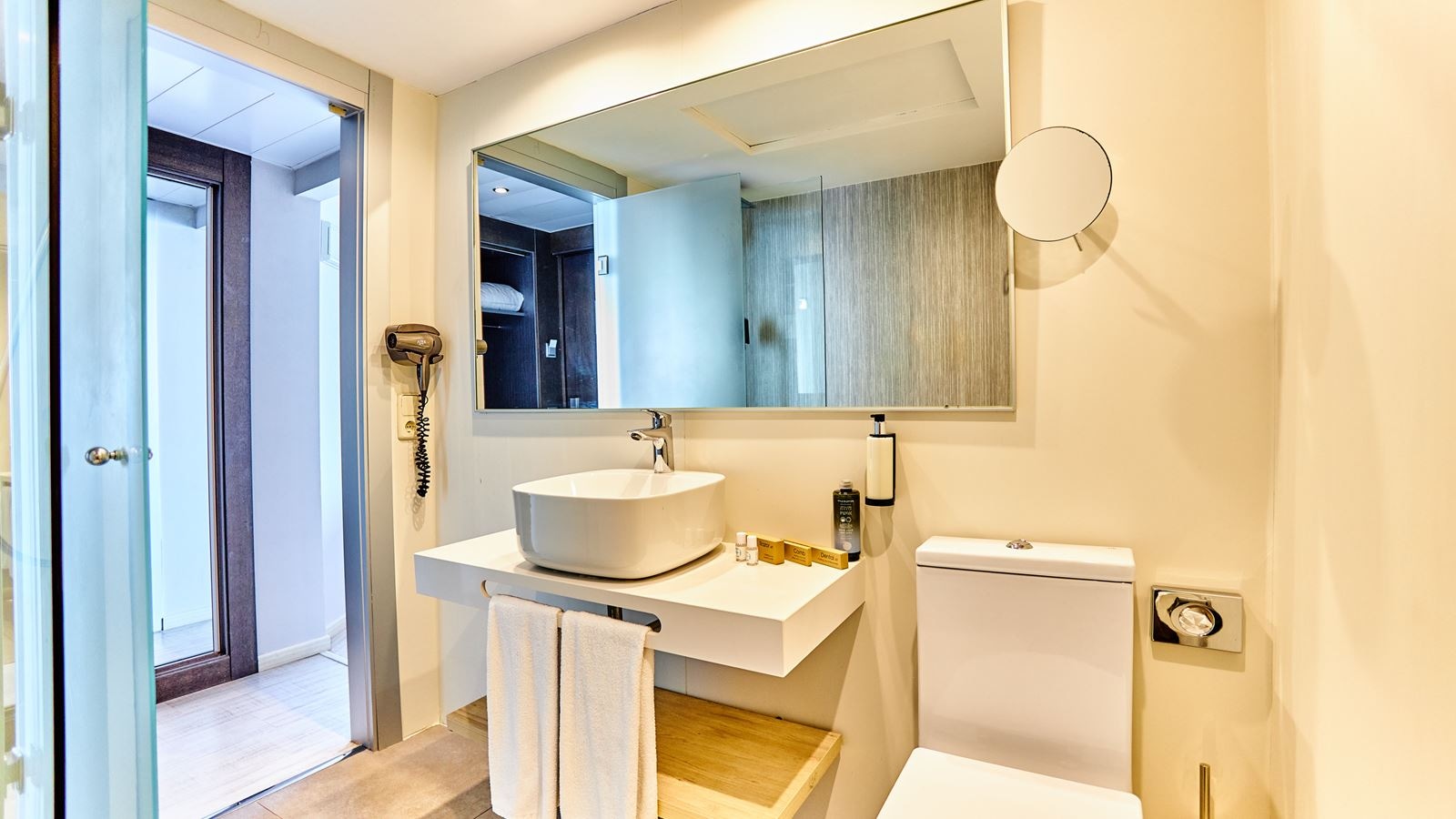 rooms-double-or-twin-sea-view-capacity-3