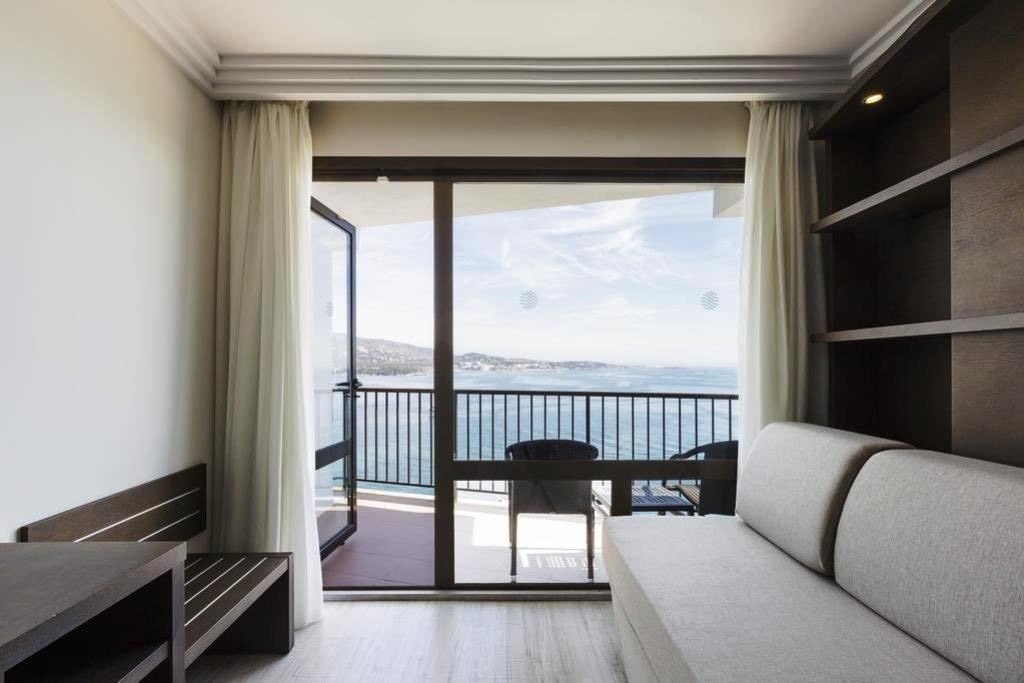 rooms-room-standard-twin-seaview