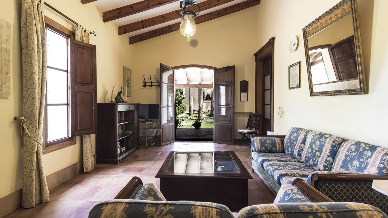 rooms-suite-2-bedrooms-with-terrace