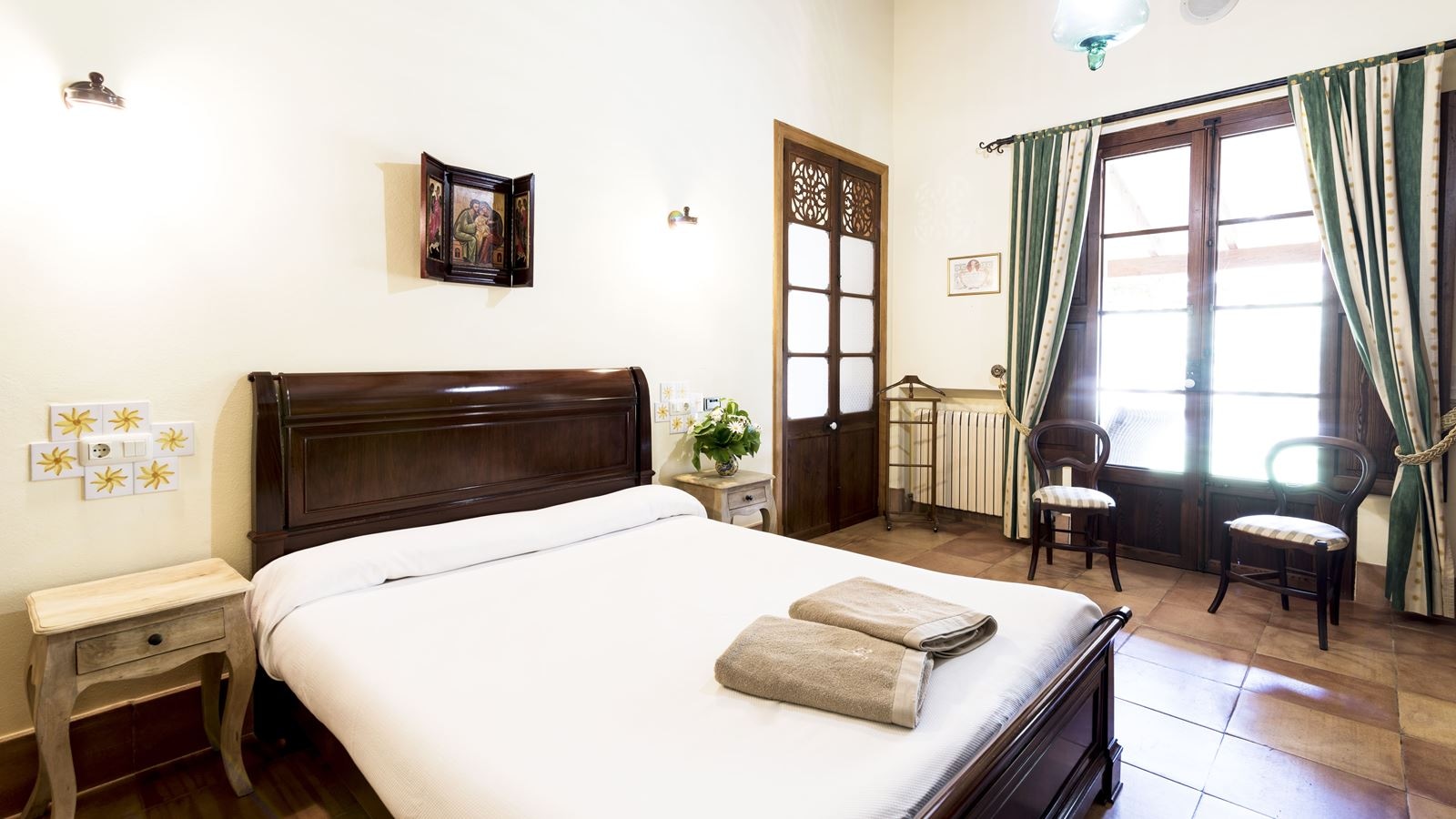 rooms-suite-2-bedrooms-with-terrace