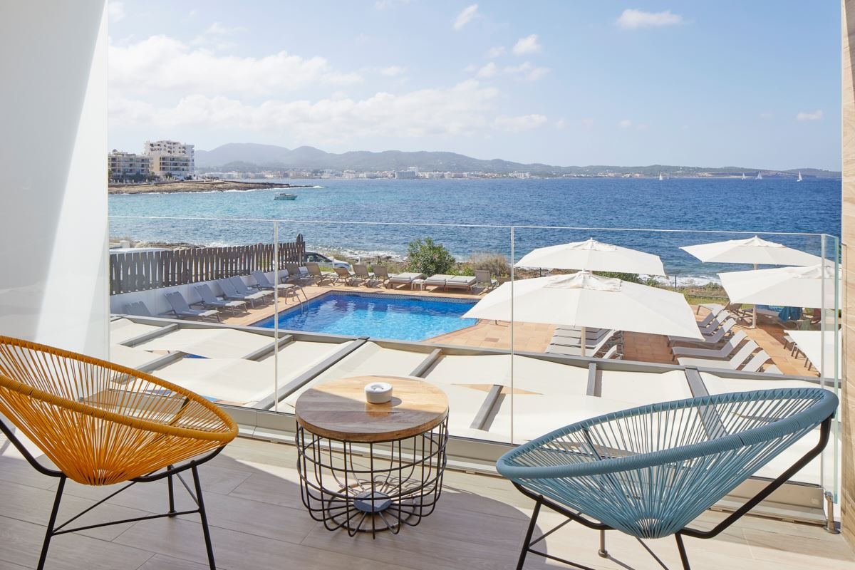 rooms-suite-sea-view-2-pax