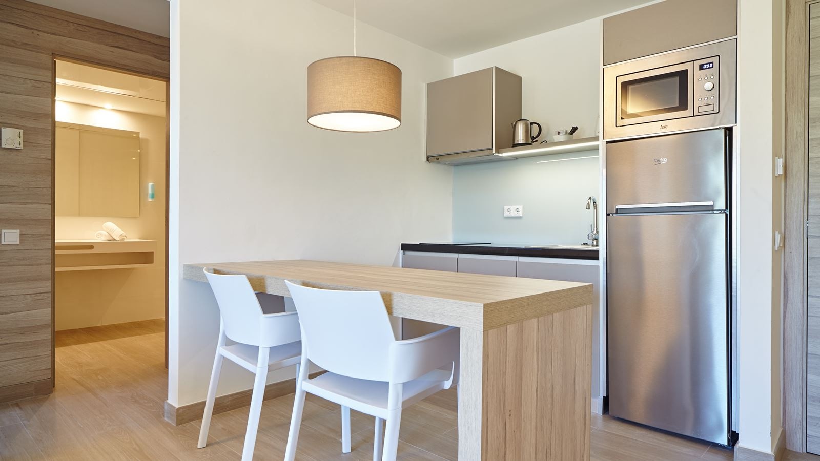 rooms-suite-side-sea-view-2-pax