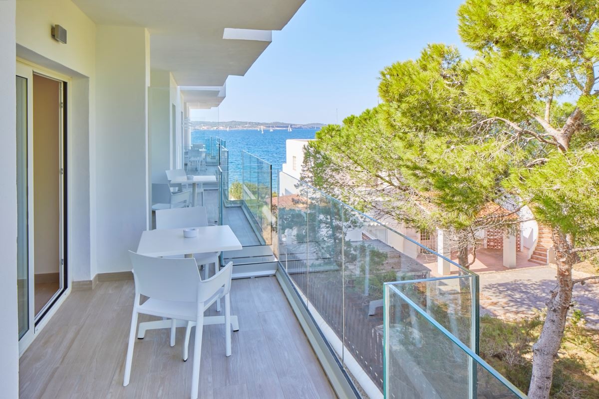 rooms-suite-side-sea-view-2-pax