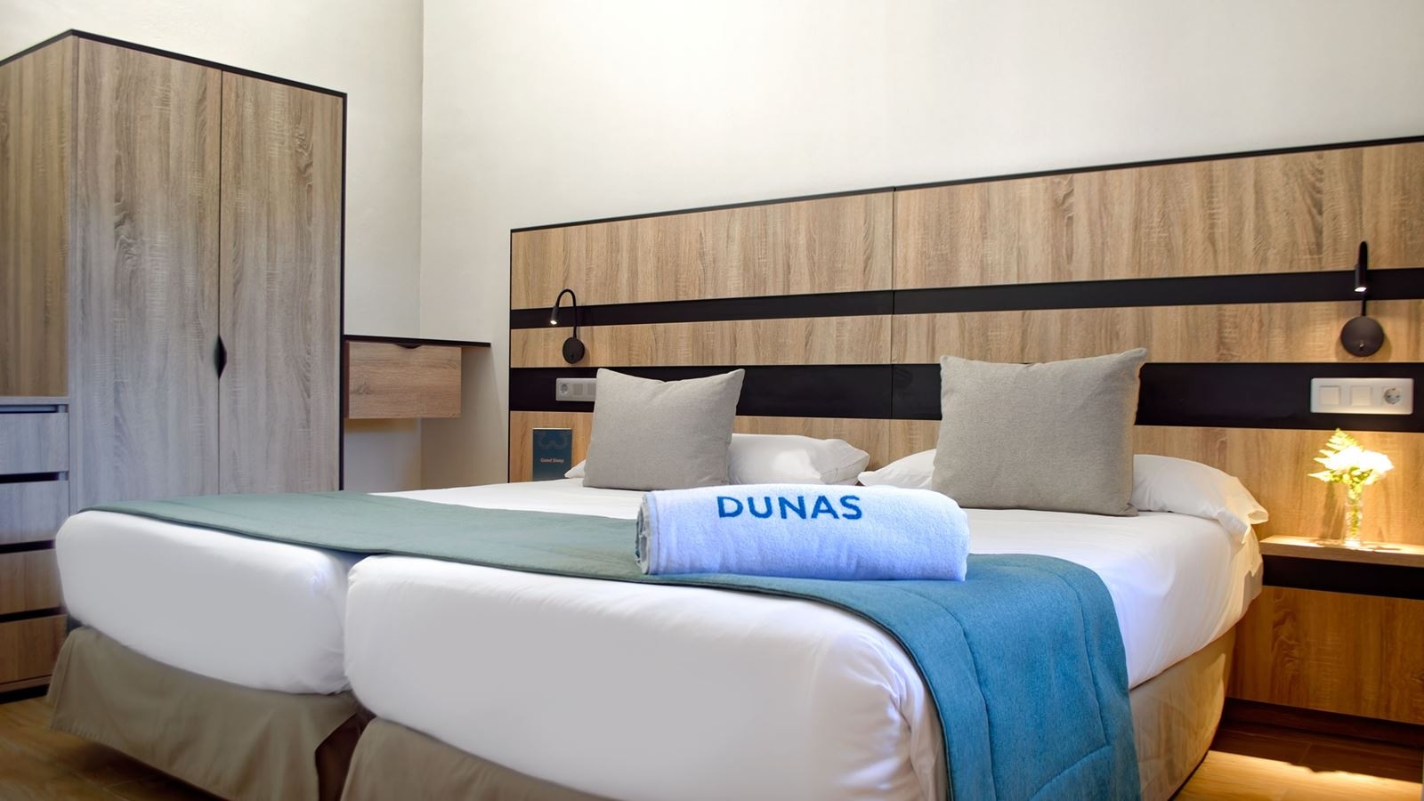 rooms-villa-with-1-bedroom-pool-view-with-terrace