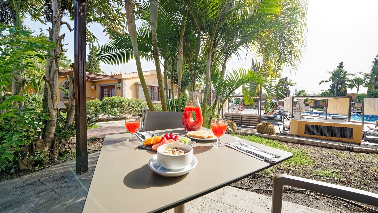 rooms-villa-with-1-bedroom-pool-view-with-terrace