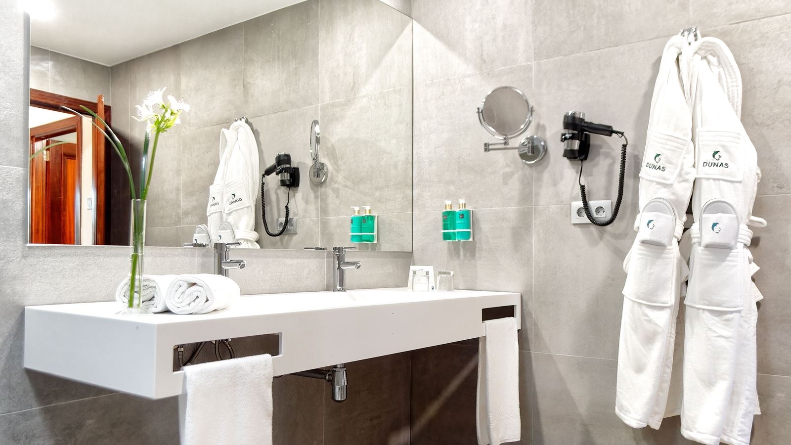 rooms-villa-with-1-bedroom-pool-view-with-terrace