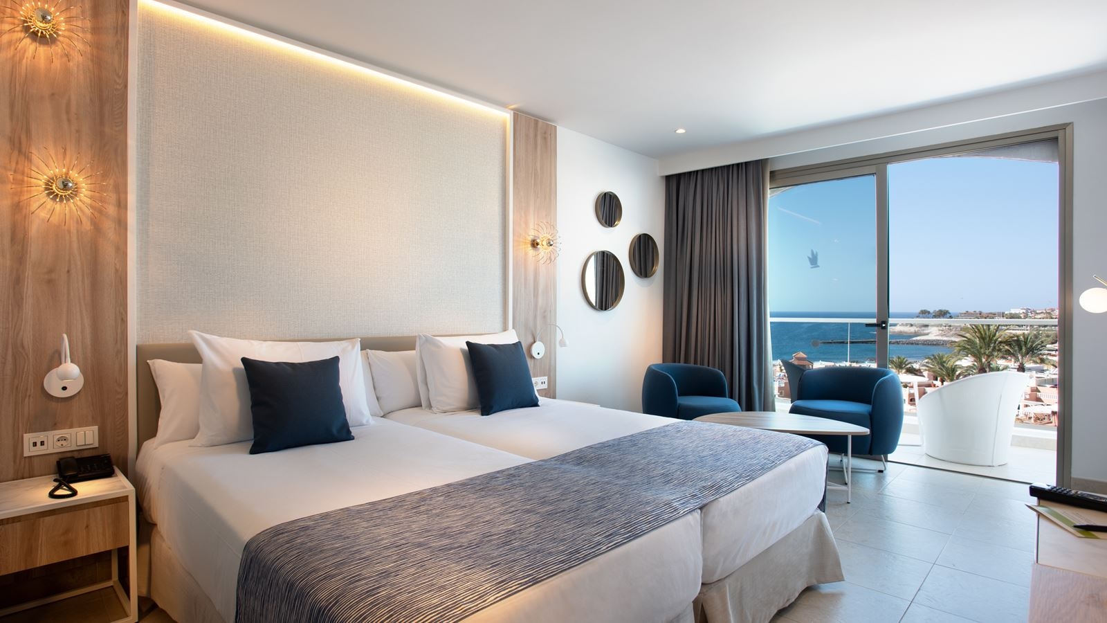 rooms-double-room-lateral-sea-view-room