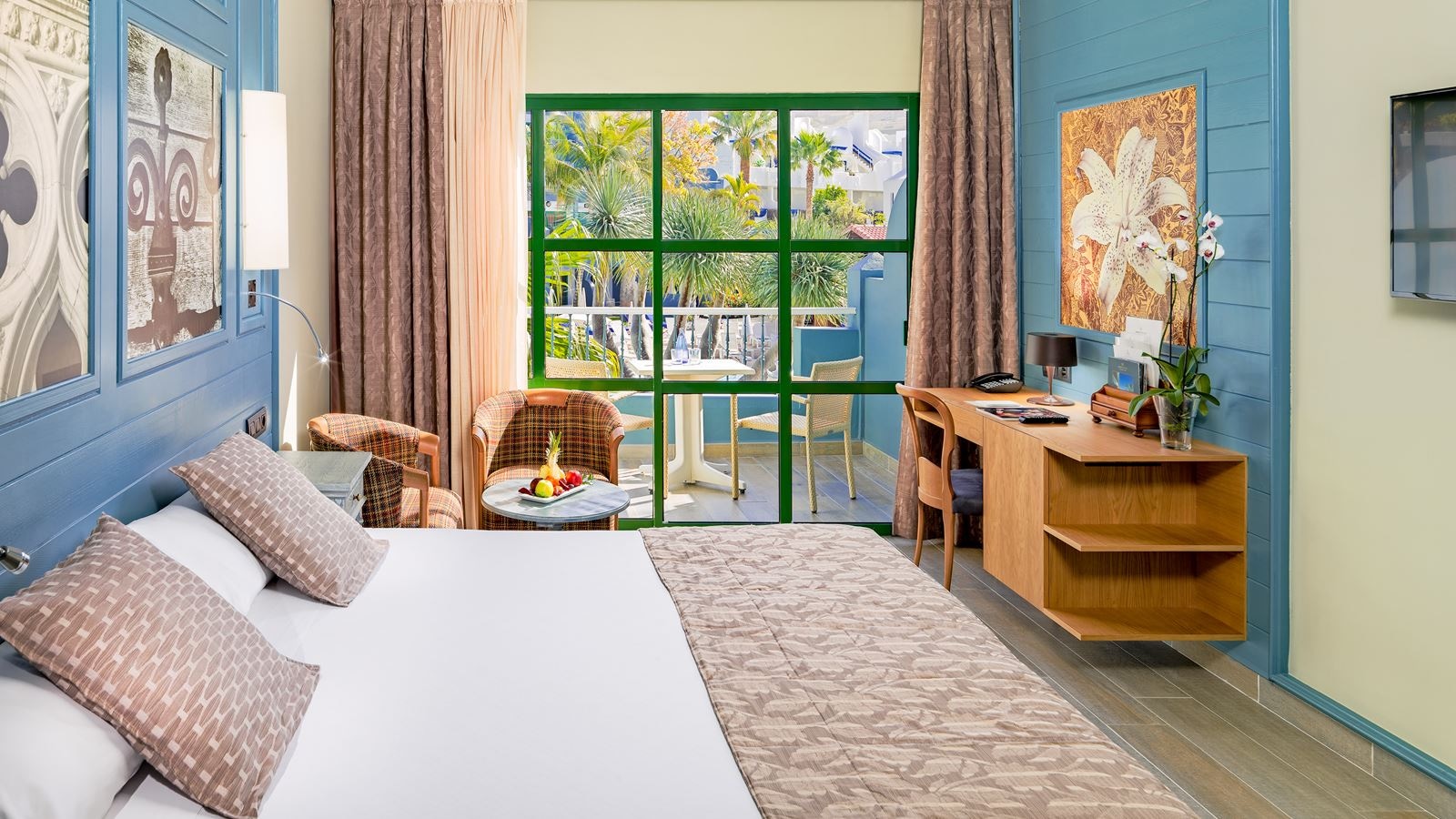 rooms-double-superior-pool-side-balcony