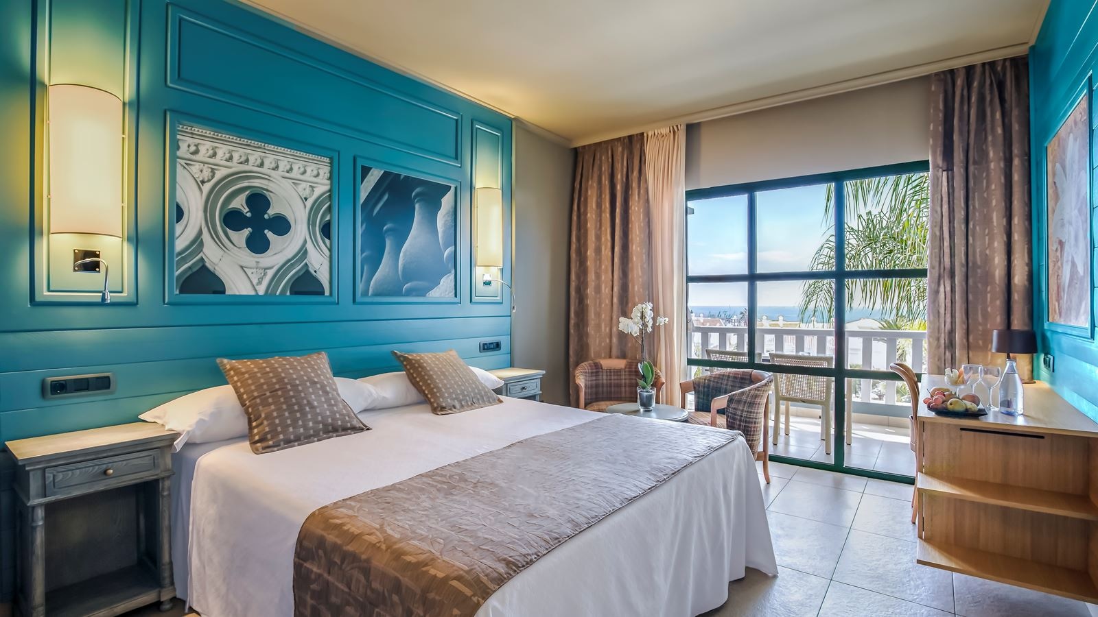 rooms-double-superior-top-floor-balcony