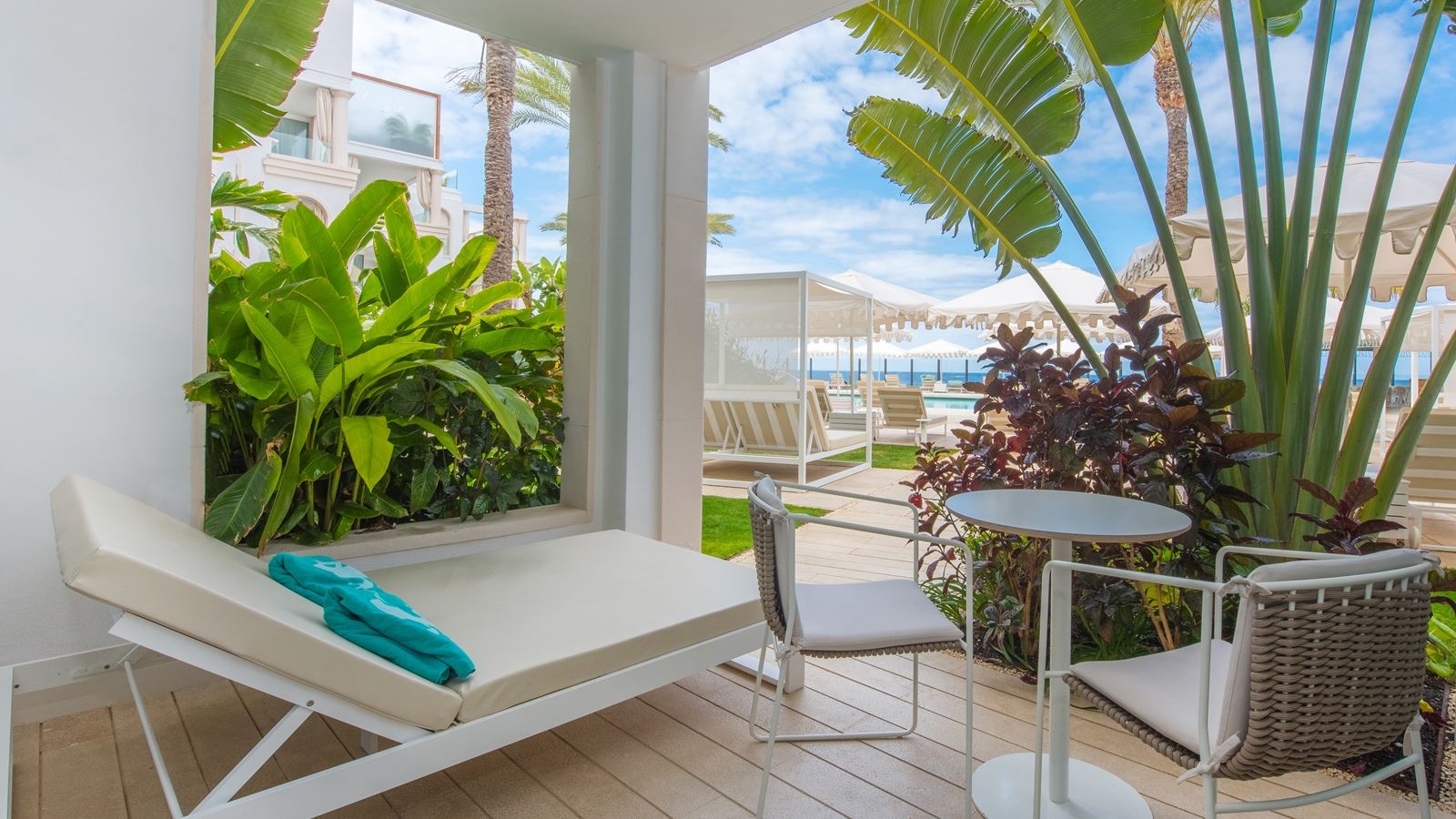 rooms-suite-terrace-sea-view